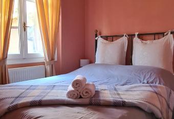 CAPTAIN DALAS HOME has Balcony rooms