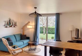 Jolie maison mesqu  raise avec jardin proche mer has Balcony rooms