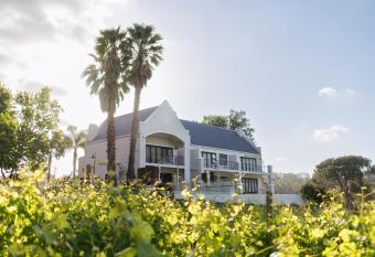 Banhoek Lodge has Balcony rooms