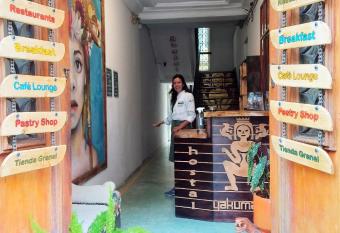 Hostal Yakumama has Balcony rooms