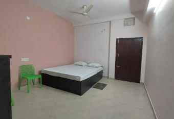 Goroomgo Hotel Santi Mahal has Balcony rooms