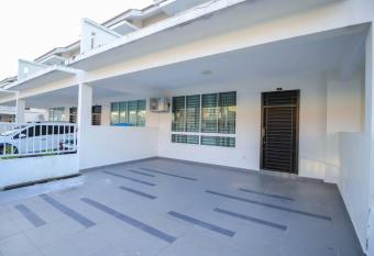 Rezeki Homestay@Harmonia2 Desaru has Balcony rooms