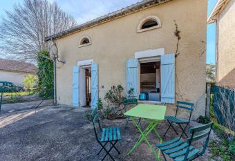 La halte de Compostelle has Balcony rooms