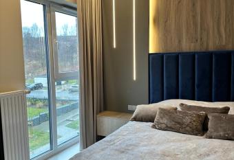 Warszawska - apartament na wynajem! allows 18 year olds to book a room