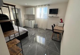 Luna has Balcony rooms