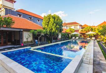 Gora Beach Inn has Balcony rooms