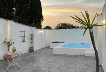 La Casilla has Balcony rooms