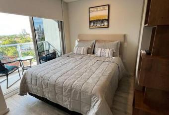 Apartamento a estrenar! allows 18 year olds to book a room