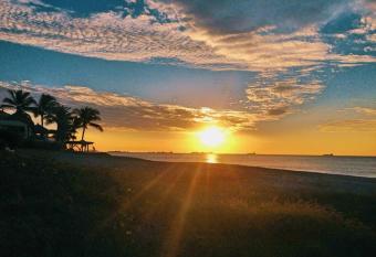 Departamento Mar de Cristal allows 18 year olds to book a room