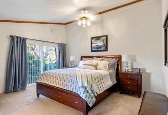 Brite Vista Retreat has Balcony rooms