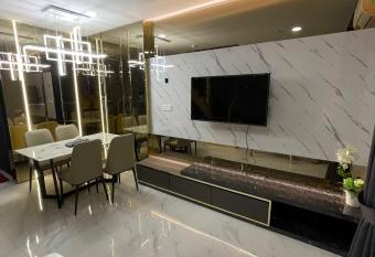 Blue Property has Balcony rooms