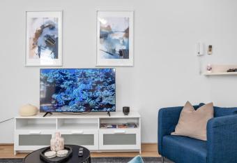 Play & Stay On Hay - Sleeps 2 Or 4 has Balcony rooms