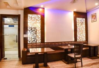 Hotel Grand inn has Balcony rooms