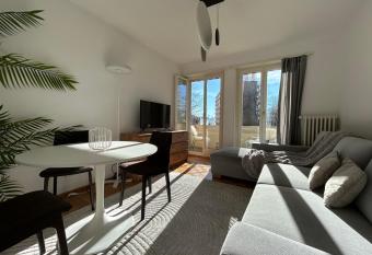 Cityscape Prilly pr  s de Lausanne allows 18 year olds to book a room