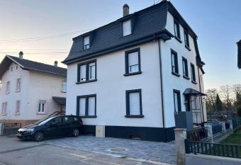 Appartement complet moderne has Balcony rooms