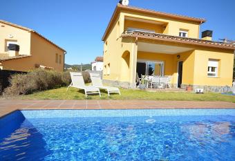 Villa Naira has Balcony rooms