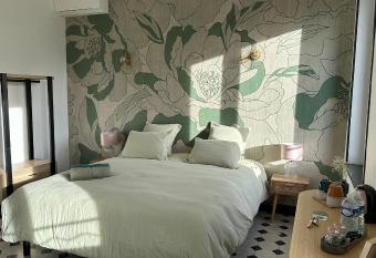 Chambre Pivoine au Domaine de l Aven has Balcony rooms