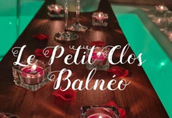 Studio SPA Le Petit Clos has Balcony rooms