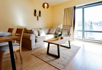 VacationClub - Szklane Domy Apartament 44 allows 18 year olds to book a room