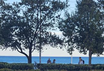 PLAYA POSTIGUET 2 has rooms with a private hot tub