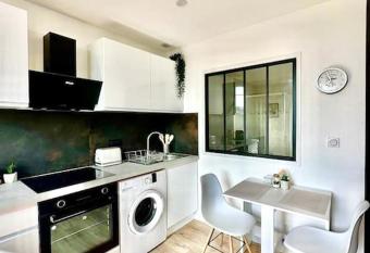 Appartement Cosy centre-ville allows 18 year olds to book a room