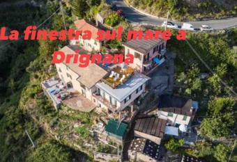 La Finestra sul Mare a Drignana (5Terre, Vernazza) allows 18 year olds to book a room