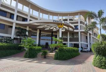 Dwarka Palace Luxury Hotel has Balcony rooms