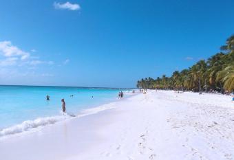 Sientete como en casa. allows 18 year olds to book a room