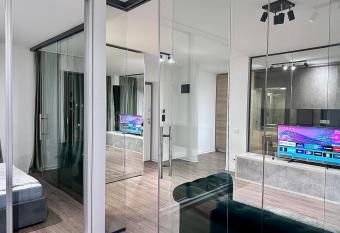 CozyBoutique @subway in North allows 18 year olds to book a room