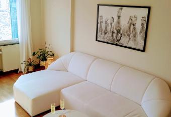 Acogedor apartamento a un paso de Gascona con WiFi Netflix y Prime gratis by M&N s House has Balcony rooms