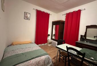 Charmant Studio avec Balcon allows 18 year olds to book a room