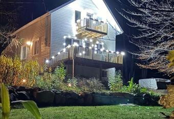 Rustic Villa has Balcony rooms