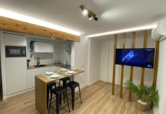 LAR DE SEFA allows 18 year olds to book a room