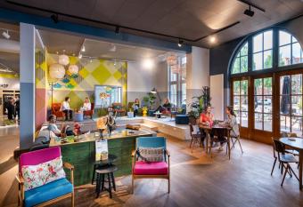 Stayokay Hostel Amsterdam Oost allows 18 year olds to book a room