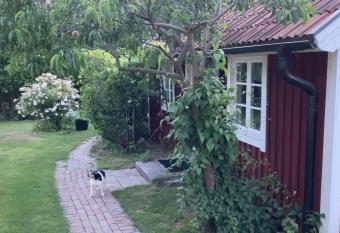 Isans stuga allows 18 year olds to book a room