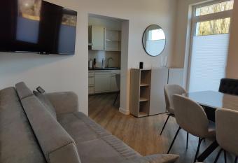 Neu Er  ffnet, Wuppertal Villa has Balcony rooms