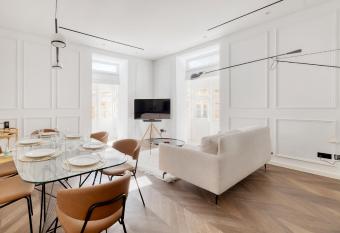 Opulent Elegance in Valletta Lux Holiday Retreat allows 18 year olds to book a room