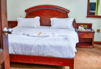 NOBILIS HOTEL AND APARTMENTS has Smoking/Balcony rooms