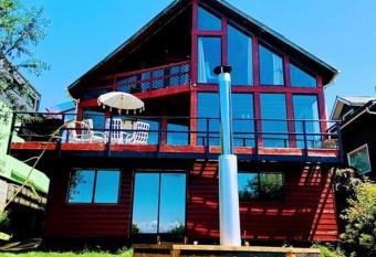 Espectacular casa Playa Hermosa, lagos y volcanes has rooms with a private hot tub