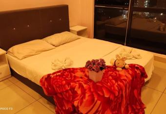 HB1315-Cyberjaya-Wifi- Netflix-Parking-Pool, 3052 allows 18 year olds to book a room