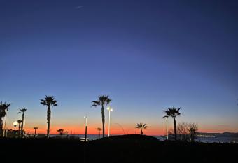 Petite endroit splendide. has Balcony rooms