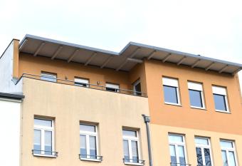 City-Dach-Apartment mit Loggia - Balkon - Kamin has Balcony rooms