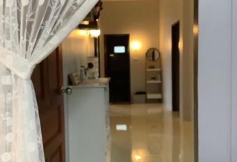 Pool Villa & Lake view @Huahin has rooms with a private hot tub