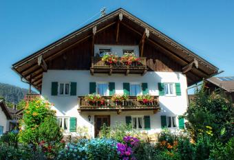 G  stehaus Marianne - Ferienwohnung has Balcony rooms