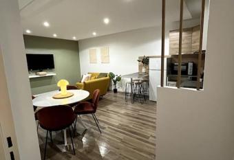 Hana Home T2 Guyancourt has Balcony rooms