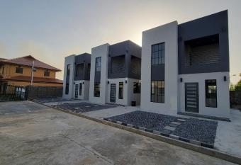 (null) has Balcony rooms