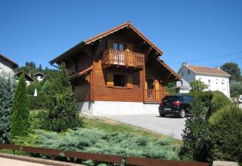 Chalet 3   toiles    G  rardmer. has Balcony rooms