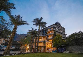 Tripli Hotels Ayushman Retreat has Smoking/Balcony rooms