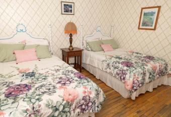 Hand Hotel has Balcony rooms