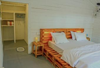 (null) has Balcony rooms